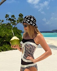 https://img401.imagetwist.com/th/68508/vk3se4ehtwg6.jpg