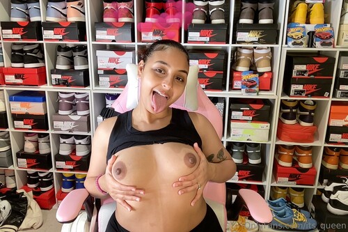 Its queen 09042025 - Wet Pussy - Onlyfans SiteRip